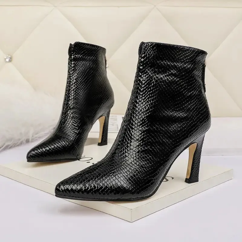 European And American Sexy Pointed Toe Martin snake Boots