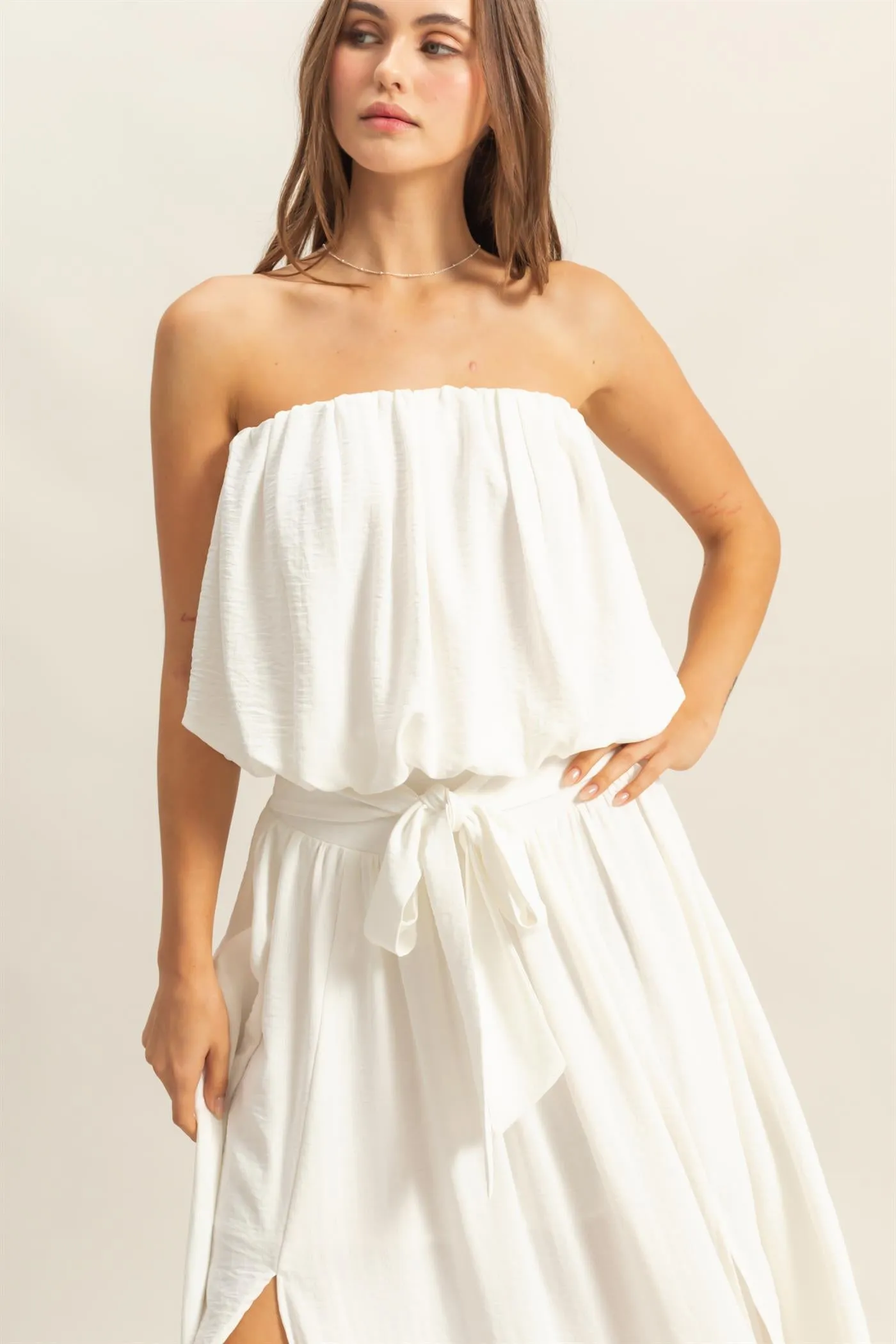 HF25A656-Strapless Trendy Bubble Hem Top