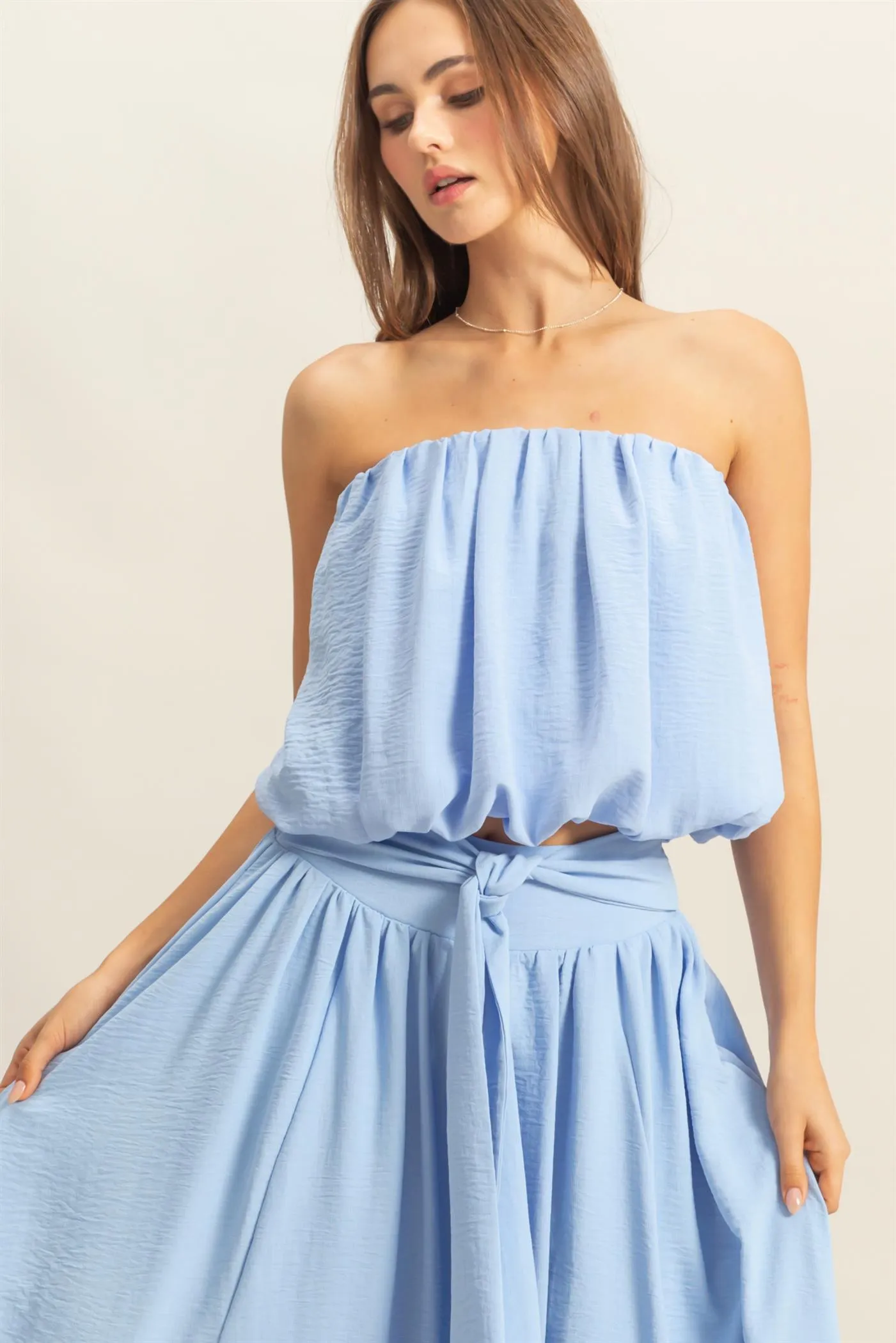 HF25A656-Strapless Trendy Bubble Hem Top